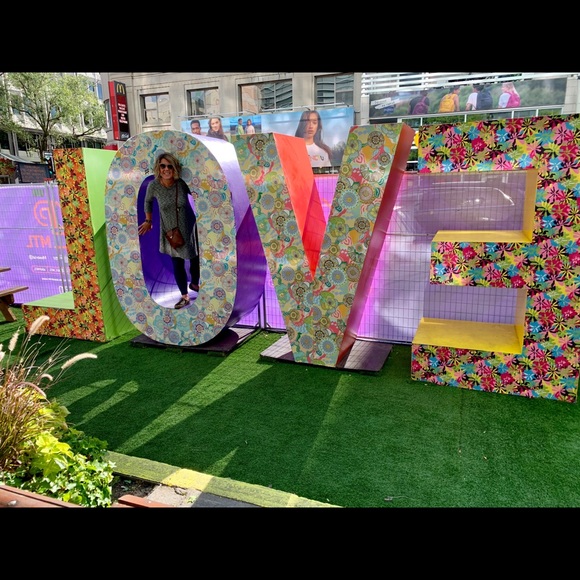 Meet Your Posher, Amy - Picture 1 of 1